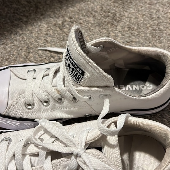 White converse size 7 - Picture 6 of 6
